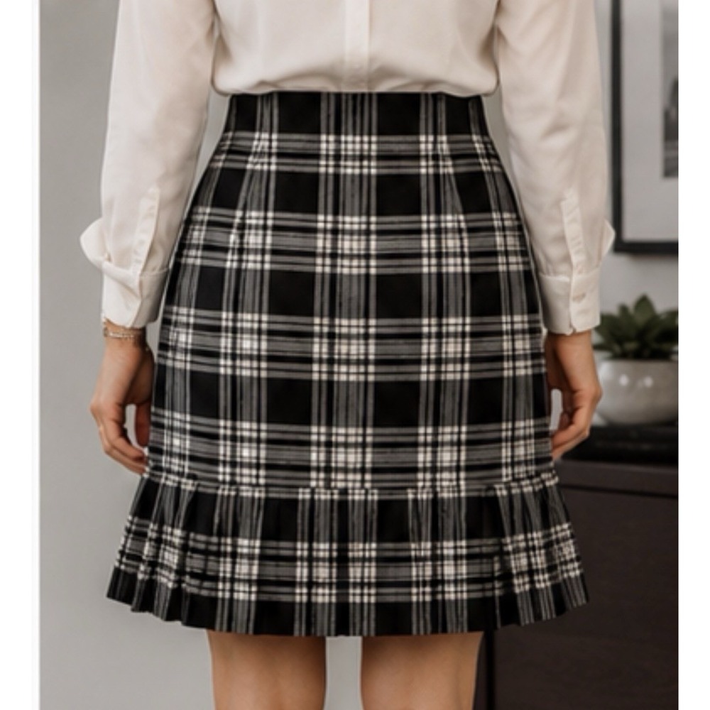 Brooks Brothers 346 Womens Wool Plaid Skirt Black White Pleats Quiet Luxury Read